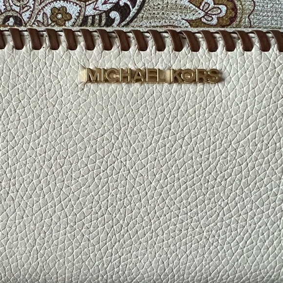 MICHAEL KORS Jet Set Travel Leather Gold-Tone Hardware Quarter Zip Wallet NWT - Picture 4 of 15